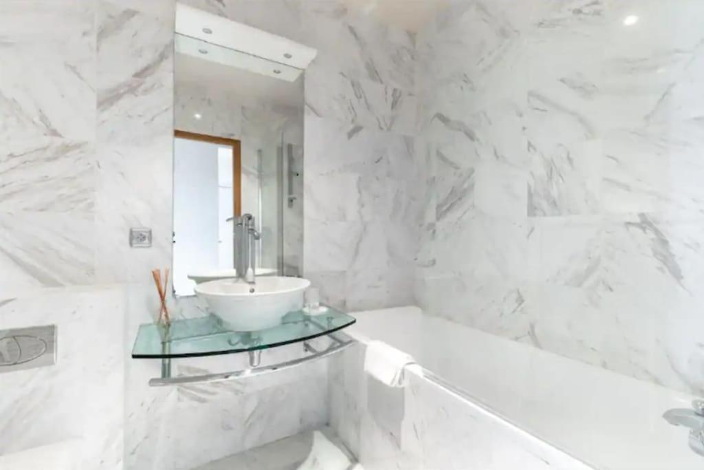 Avenue Montaigne Luxury Apartment 2Br 4P Paris Exterior foto